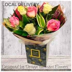 Luxury 6 Pink & White Rose Hand tied